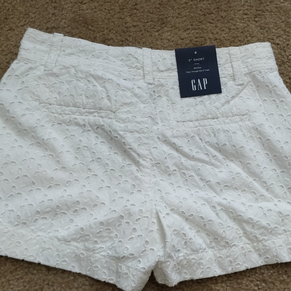 Shorts - Picture 2 of 3